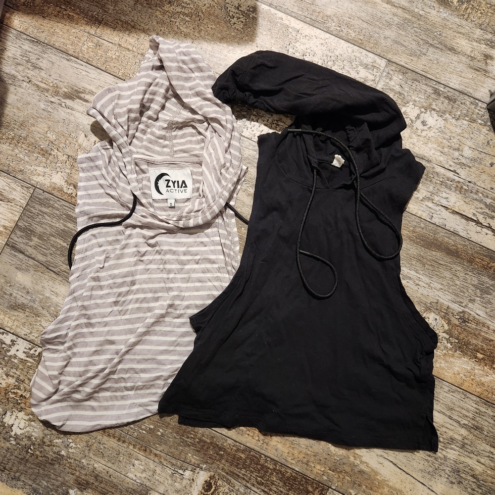 2 zyia cropped tops